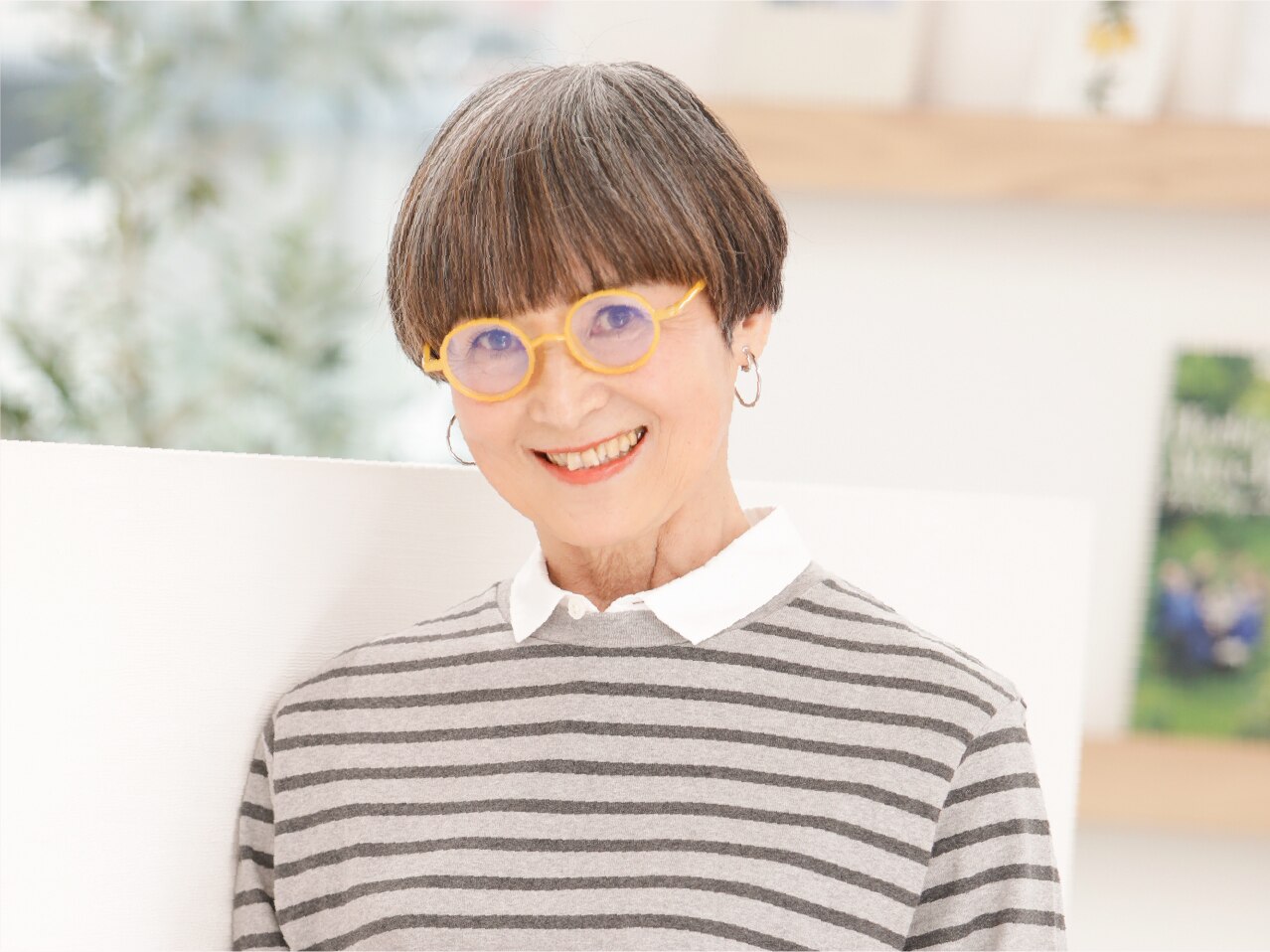透明感のあるマニキュアカラーで白髪をぼかします｜えがお美容室奈良店