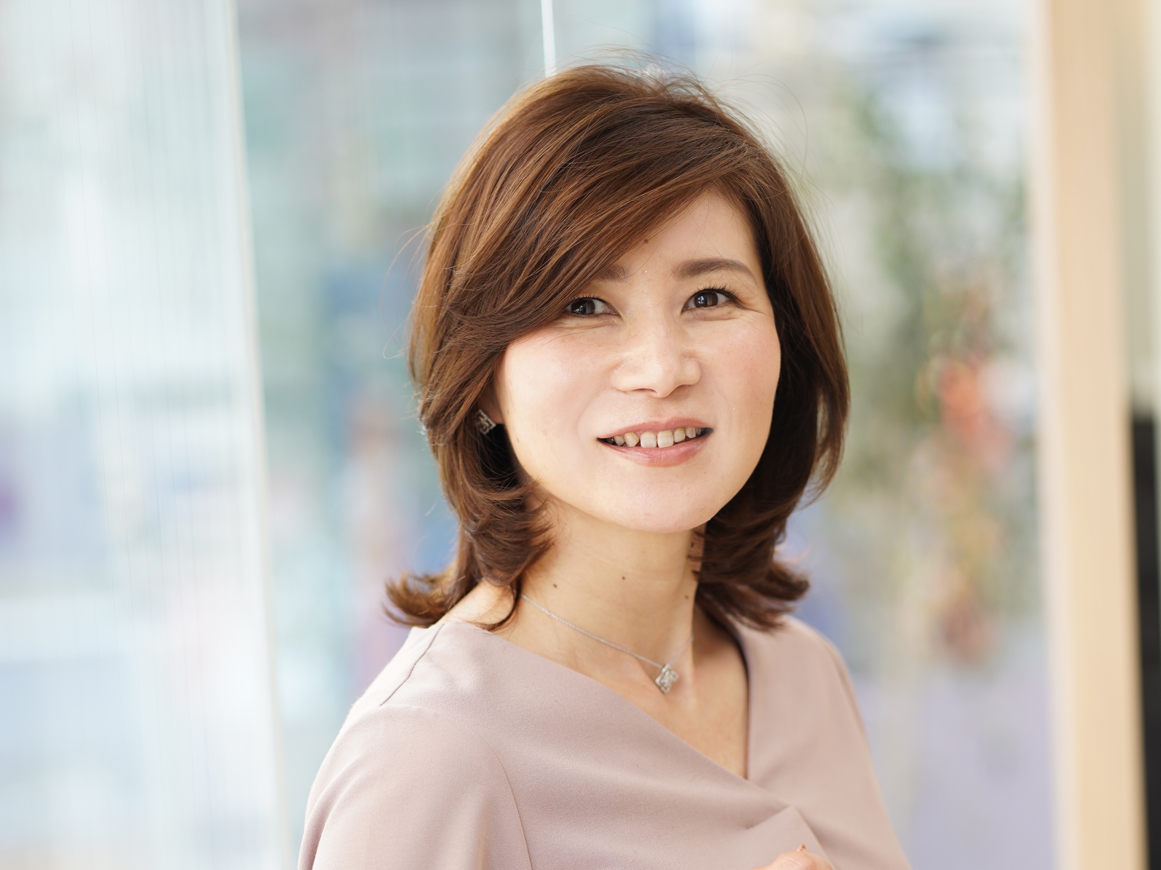 卵形の顔に似合う、魅力を引き出すヘアスタイルを見つけましょう！｜えがお美容室奈良店