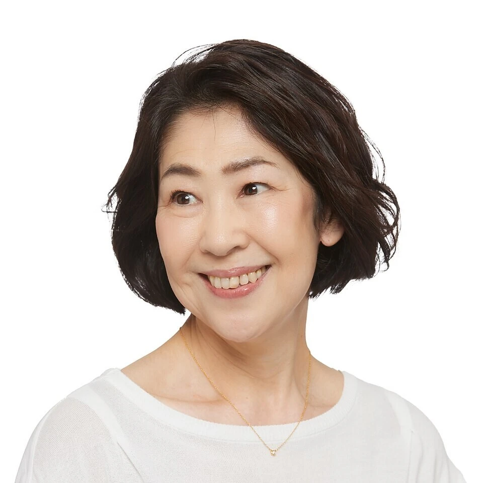 ツヤとまとまりを最小限のすきバサミで実現！