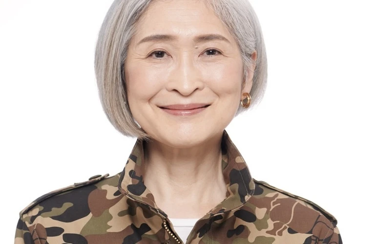 ツヤとまとまりが叶う前下がりボブスタイル
