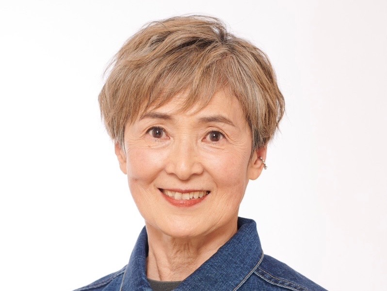 白髪染めからお洒落なヘアカラーに変えます｜えがお美容室奈良店