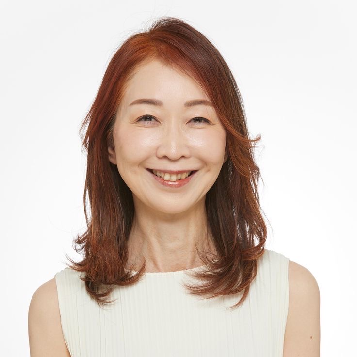 新大宮からアクセス便利！白髪カバーとトレンドカラーで若々しさを引き出すヘアサロン｜えがお美容室奈良店